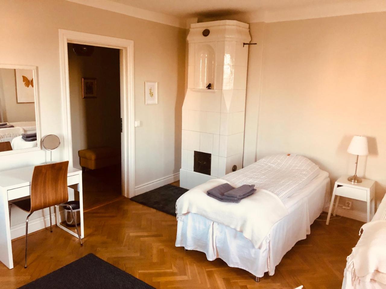 Katrinelunds Bed & Breakfast Вестерос Экстерьер фото
